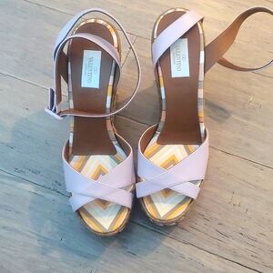 Brand new Valentino Garavani platform shoes 41 eur 10 us